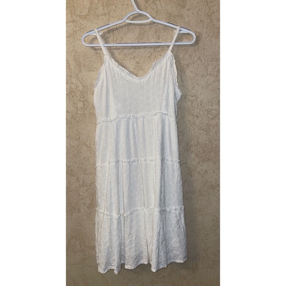Sim & Sam Chic White Eyelet Mini Dress for Effortless Style - Picture 1 of 4